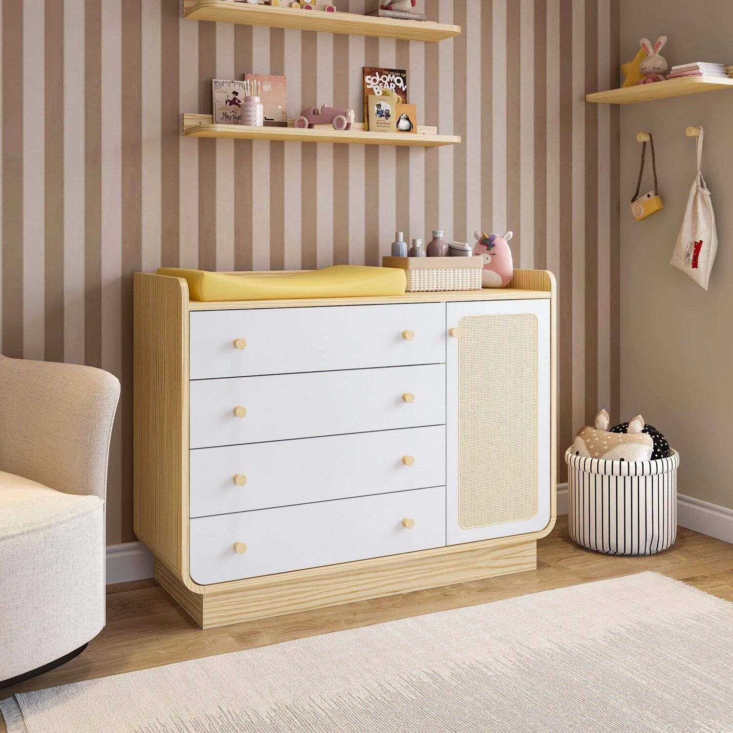 Cômoda 4 Gavetas e 1 Porta em Rattan Wave Casatema Marrom/Branco