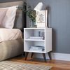 Mesa de Cabeceira Retrô com Prateleira Branco