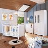 Quarto de Bebê Guarda Roupa Cômoda com Janelas Retângulo e Berço Americano Cocada Espresso Móveis Branco Brilho